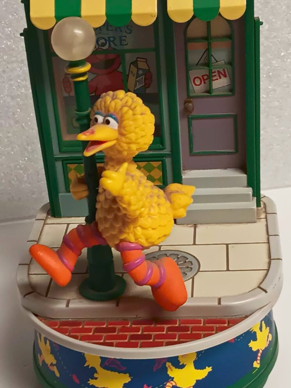 Sesame Street 1993 Enesco, Jim Henson Big Bird music box.